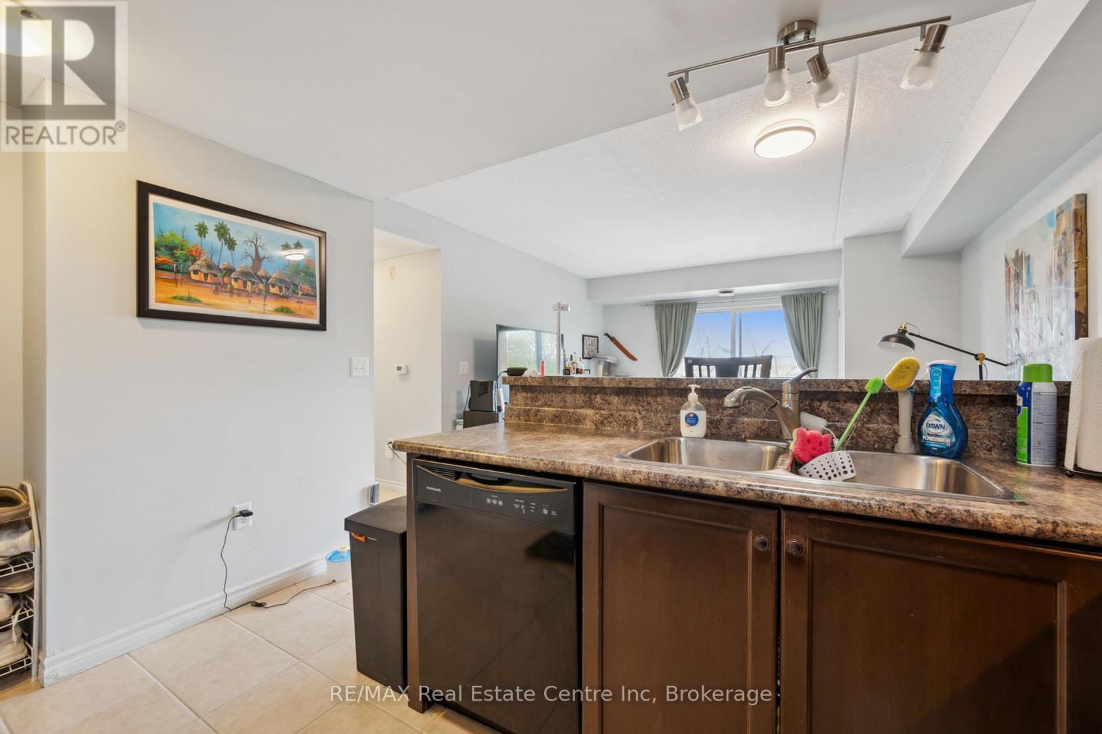 303 - 19 Waterford Drive, Guelph, Ontario  N1L 0G8 - Photo 12 - X12359047