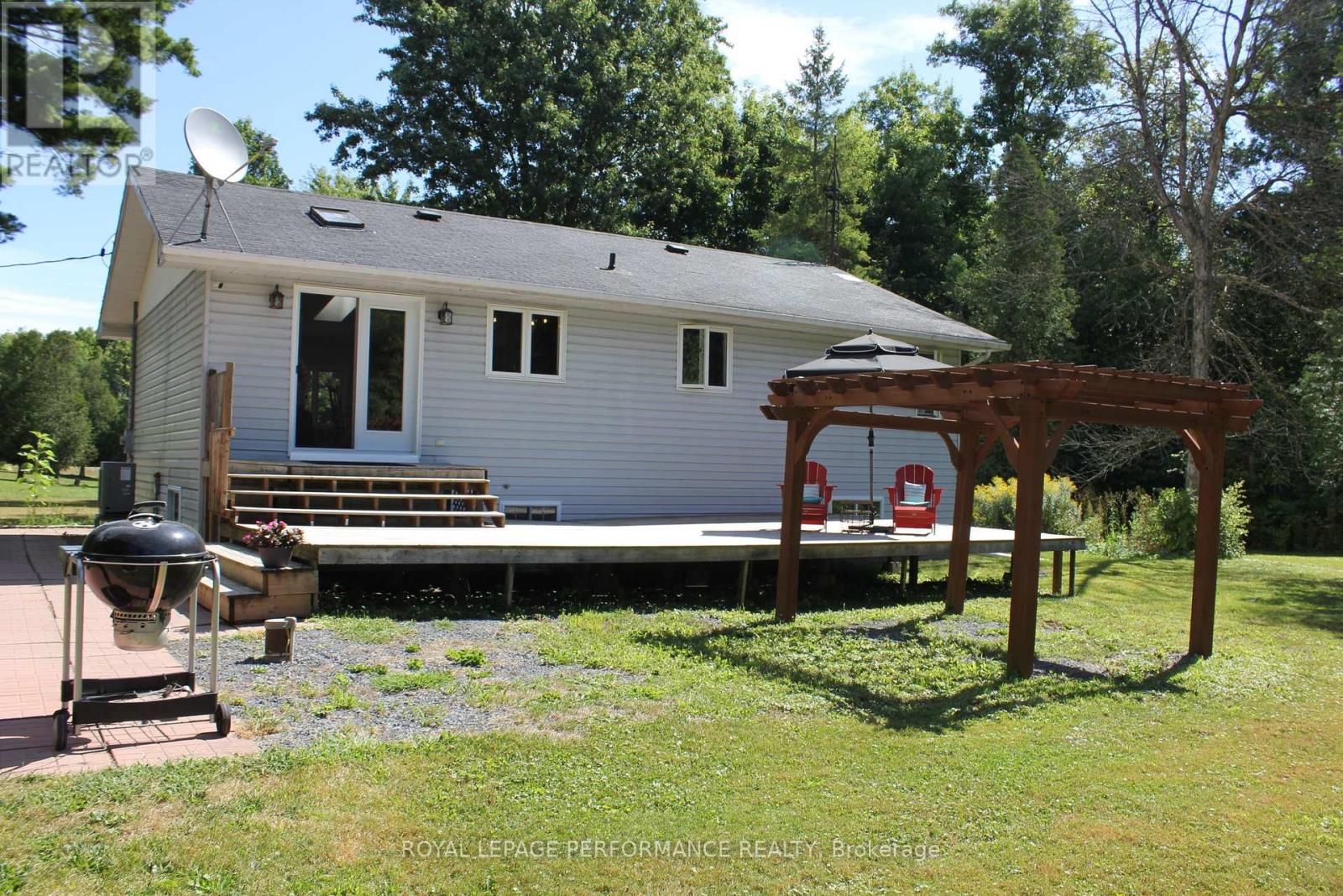 4692 O'keefe Road, South Stormont, Ontario  K0C 2A0 - Photo 13 - X12358897
