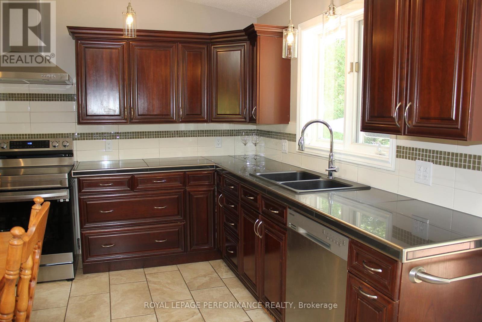 4692 O'keefe Road, South Stormont, Ontario  K0C 2A0 - Photo 21 - X12358897