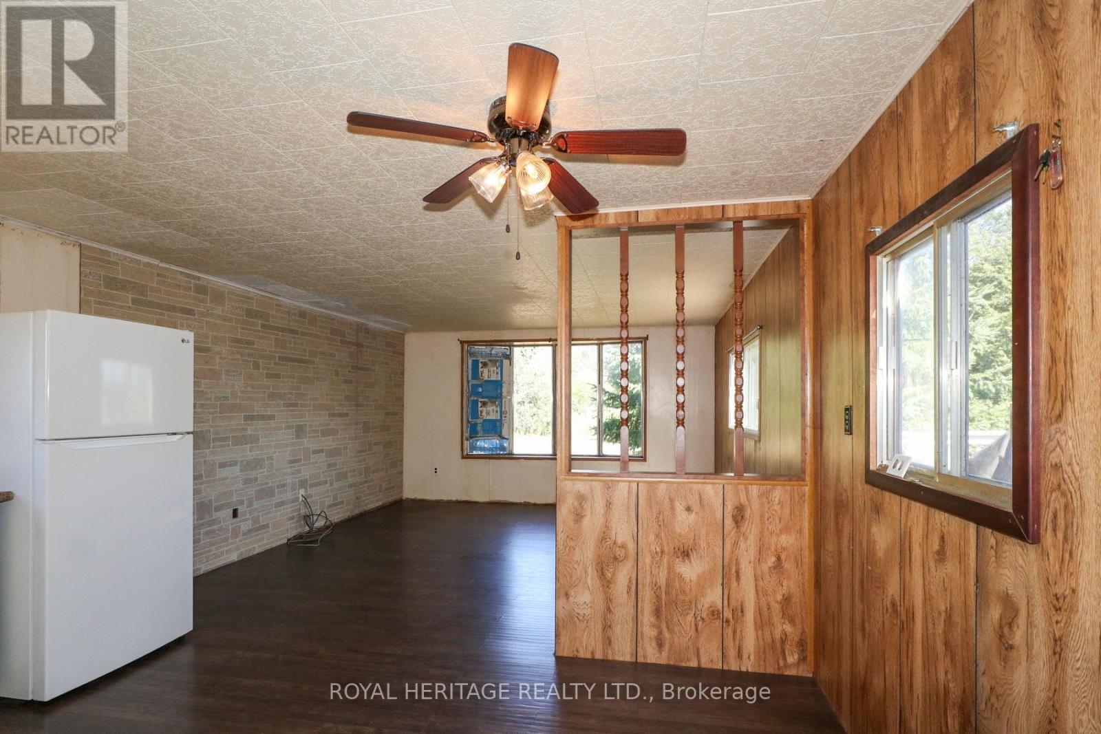 161 Devitt's Road, Kawartha Lakes, Ontario  K0M 1A0 - Photo 6 - X12358914