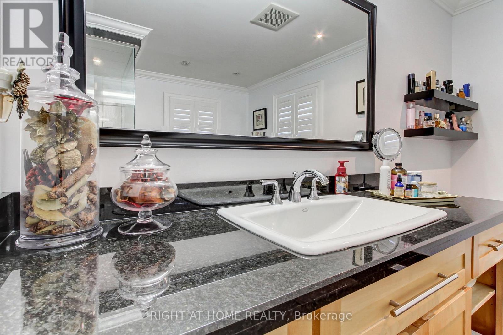 2706 Shering Crescent, Innisfil, Ontario  L9S 1H1 - Photo 17 - N12358943