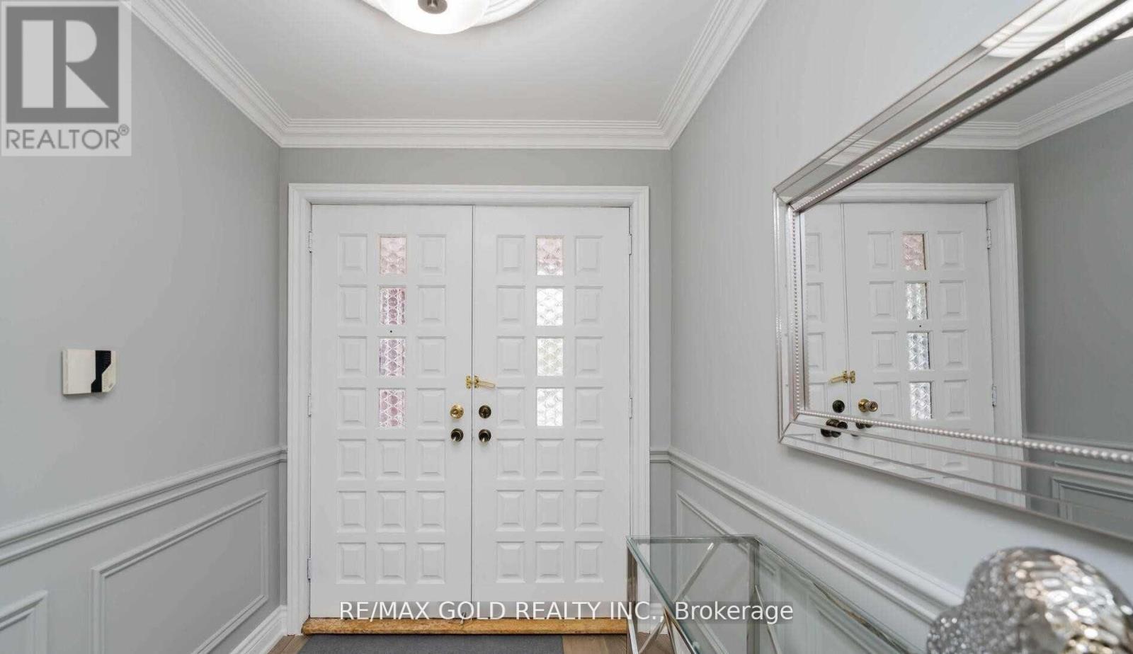 Property at 20 GARDEN AVENUE image 3
