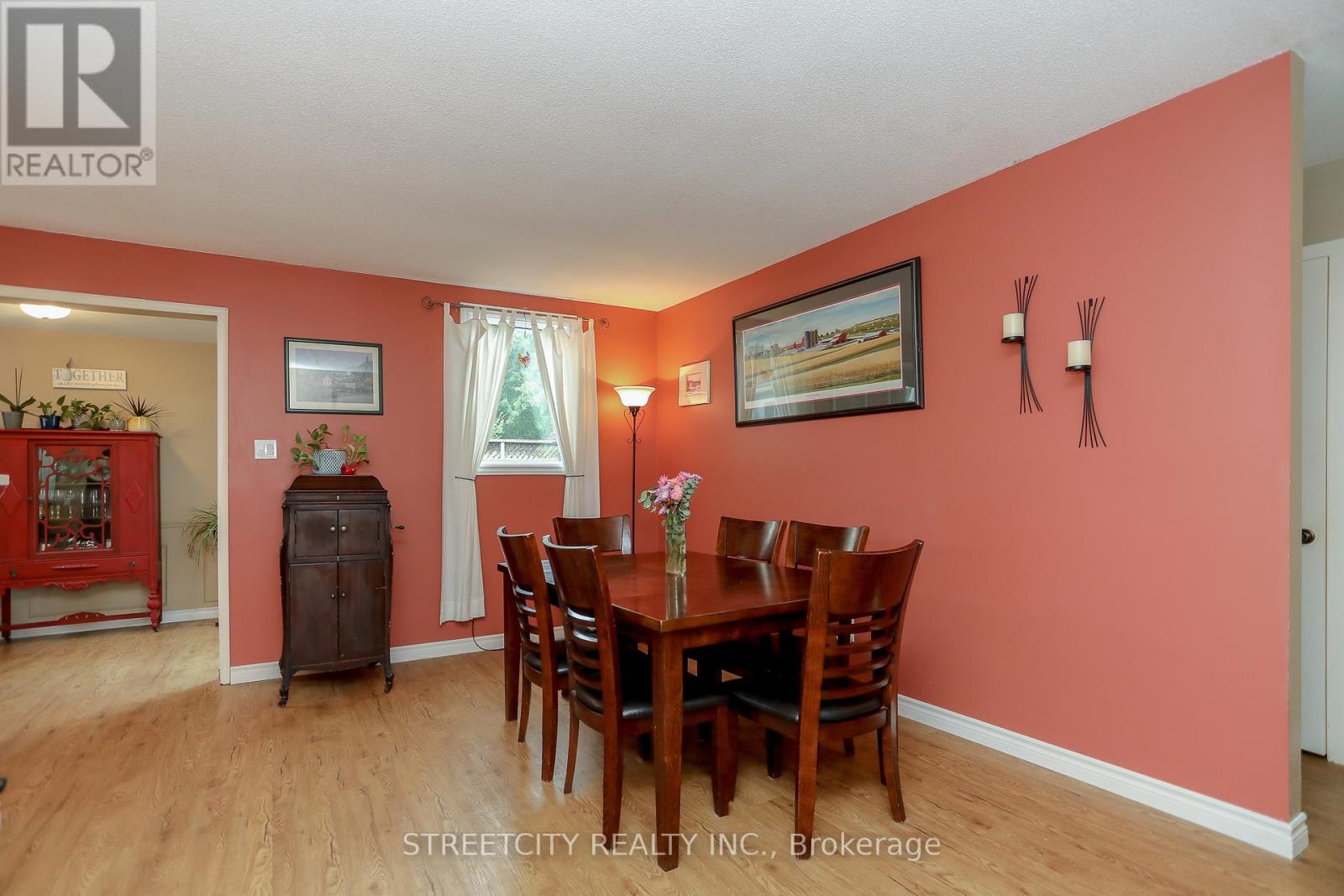9 Cottonwood Crescent Sw, London North, Ontario  N6G 2Y7 - Photo 11 - X12330033