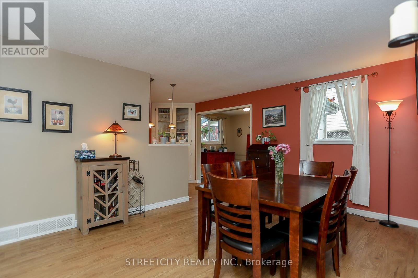 9 Cottonwood Crescent Sw, London North, Ontario  N6G 2Y7 - Photo 12 - X12330033