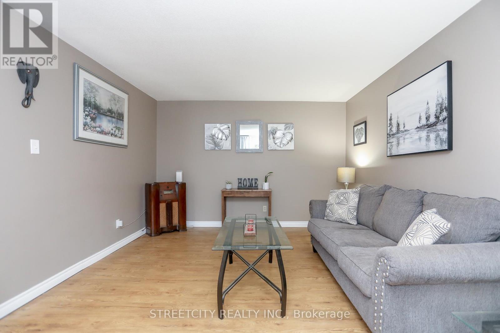 9 Cottonwood Crescent Sw, London North, Ontario  N6G 2Y7 - Photo 8 - X12330033