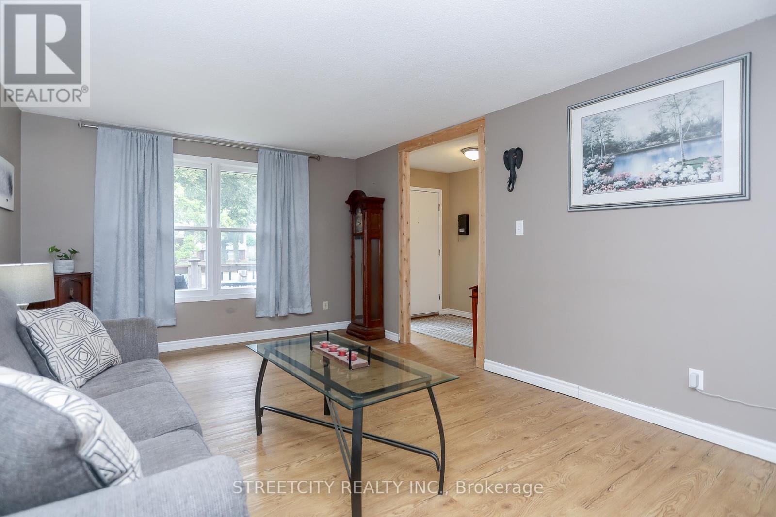 9 Cottonwood Crescent Sw, London North, Ontario  N6G 2Y7 - Photo 9 - X12330033