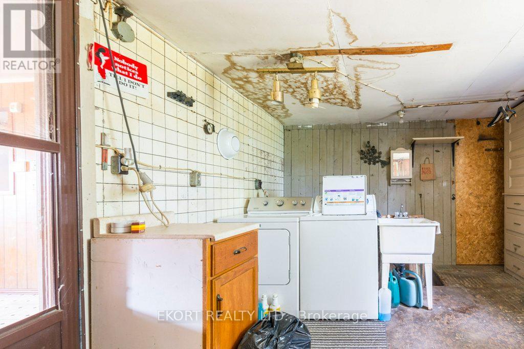 1172 Salem Road, Prince Edward County, Ontario  K0K 1T0 - Photo 22 - X12359135