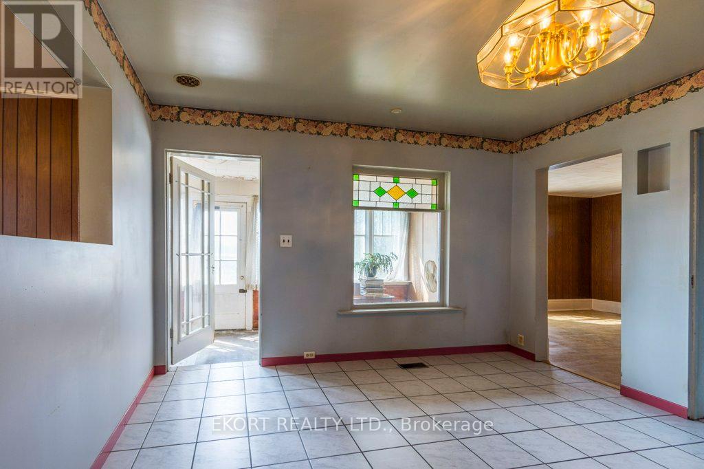 1172 Salem Road, Prince Edward County, Ontario  K0K 1T0 - Photo 9 - X12359135