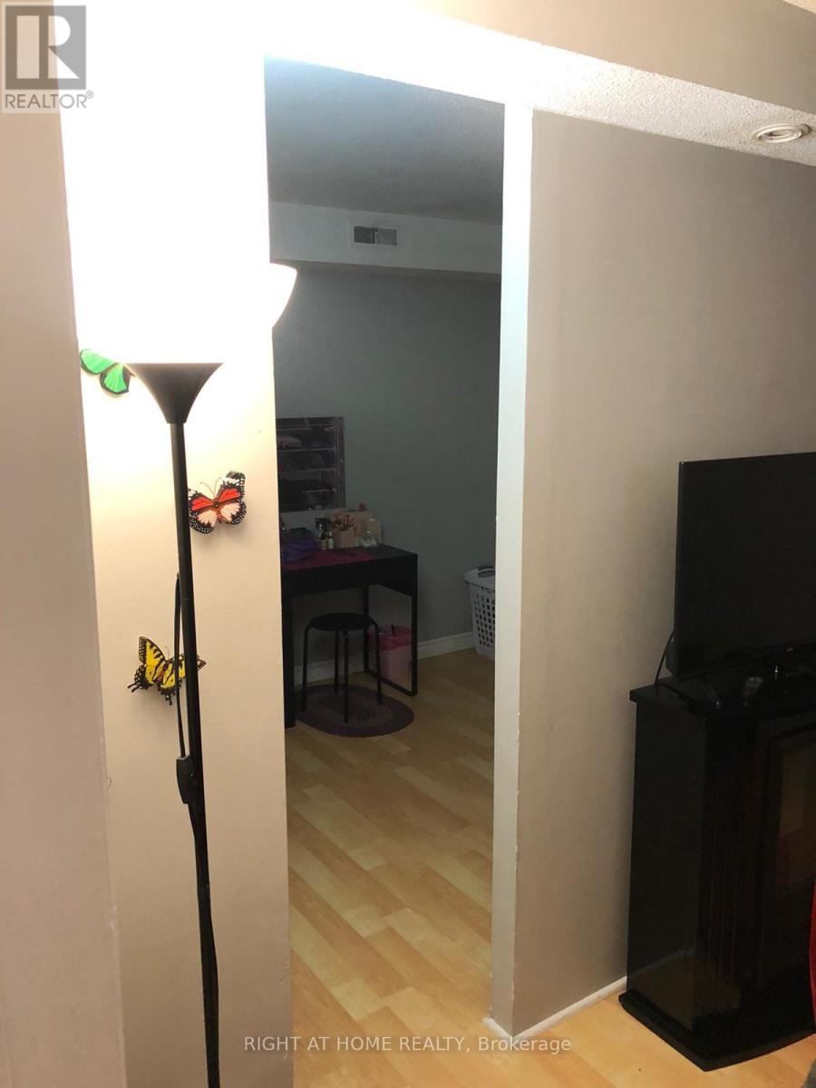 #1 - 2123 Lawrence Avenue W, Toronto, Ontario  M9M 1H7 - Photo 21 - W12358990