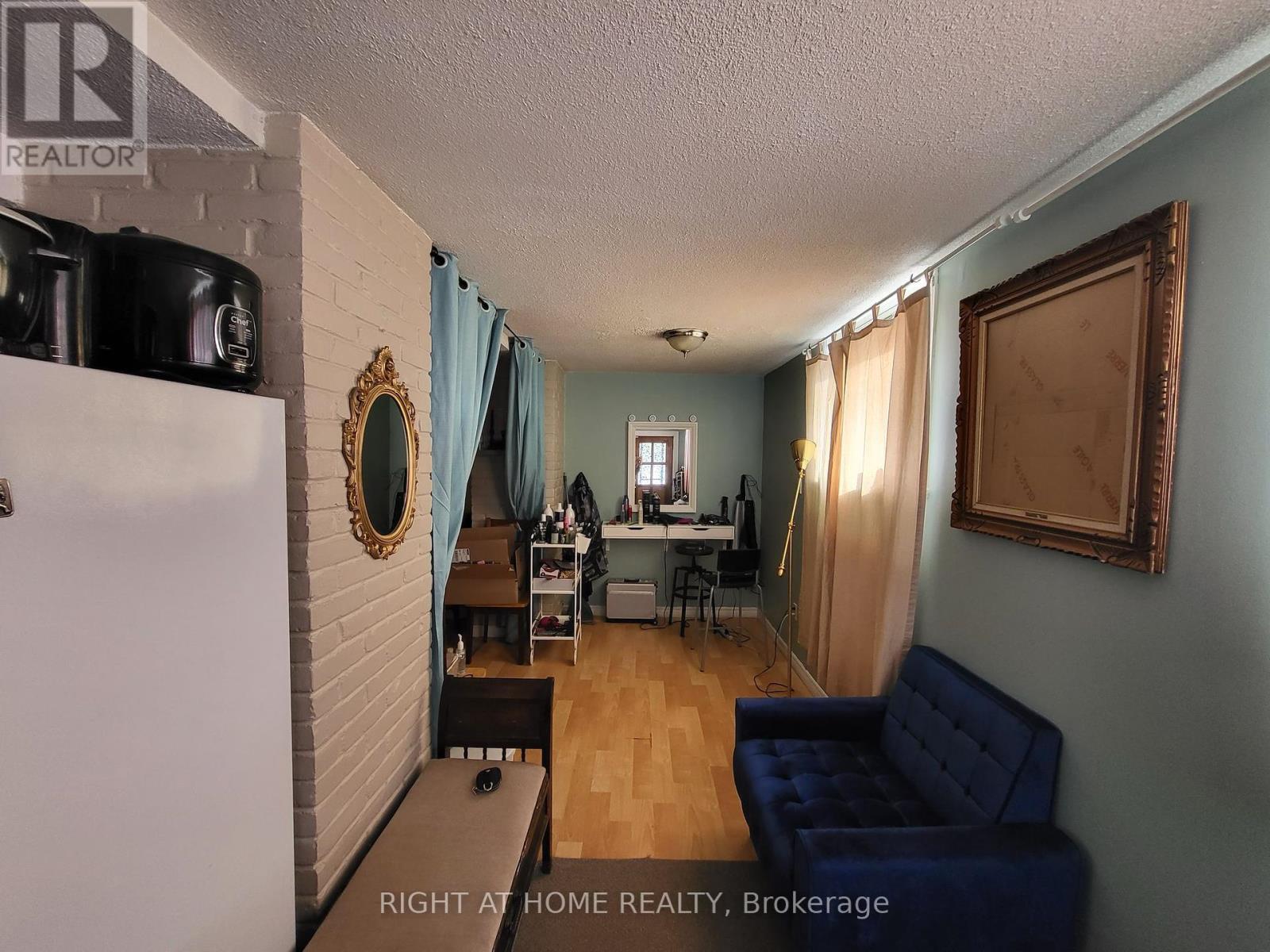 #1 - 2123 Lawrence Avenue W, Toronto, Ontario  M9M 1H7 - Photo 23 - W12358990