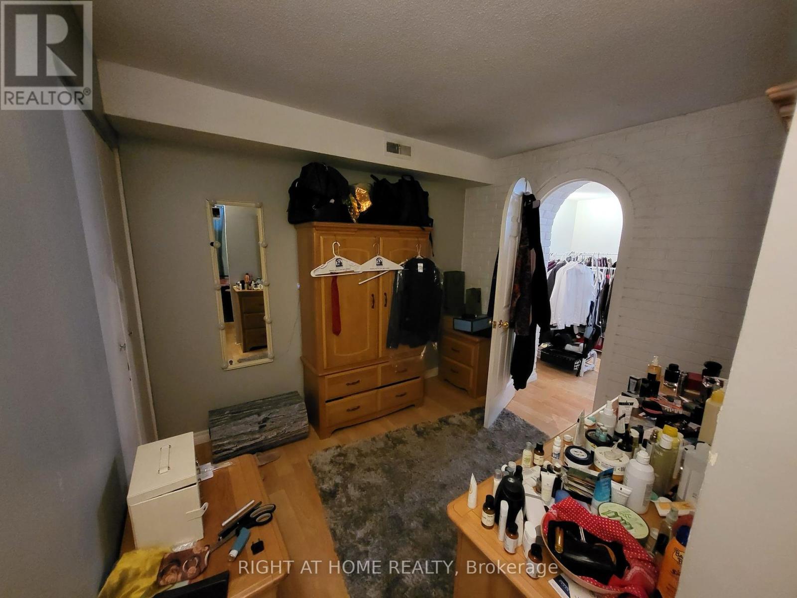 #1 - 2123 Lawrence Avenue W, Toronto, Ontario  M9M 1H7 - Photo 25 - W12358990
