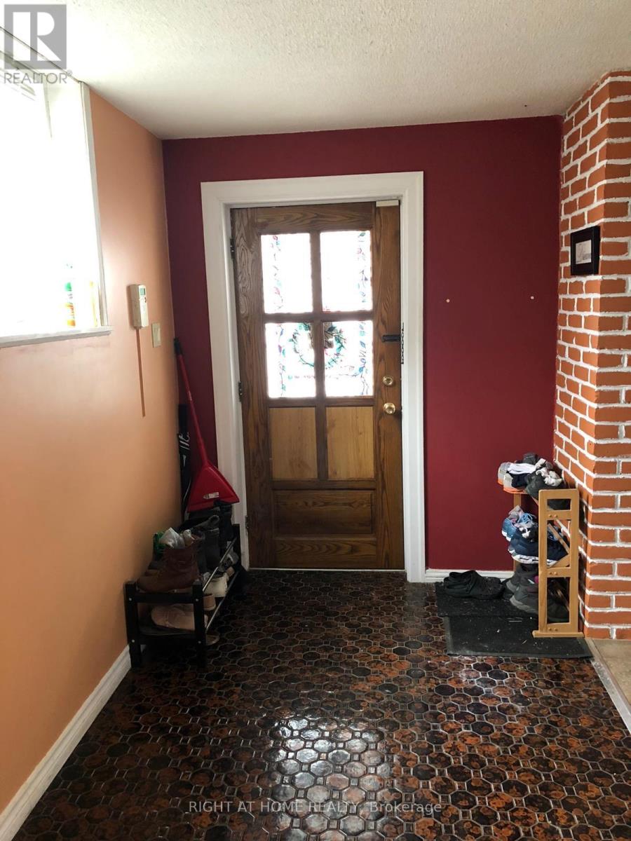 #1 - 2123 Lawrence Avenue W, Toronto, Ontario  M9M 1H7 - Photo 28 - W12358990
