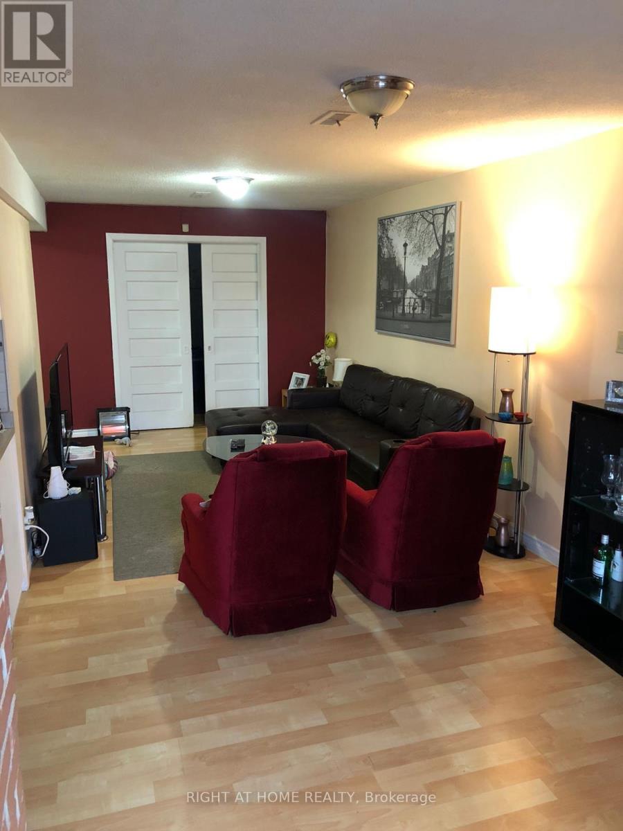 #1 - 2123 Lawrence Avenue W, Toronto, Ontario  M9M 1H7 - Photo 7 - W12358990