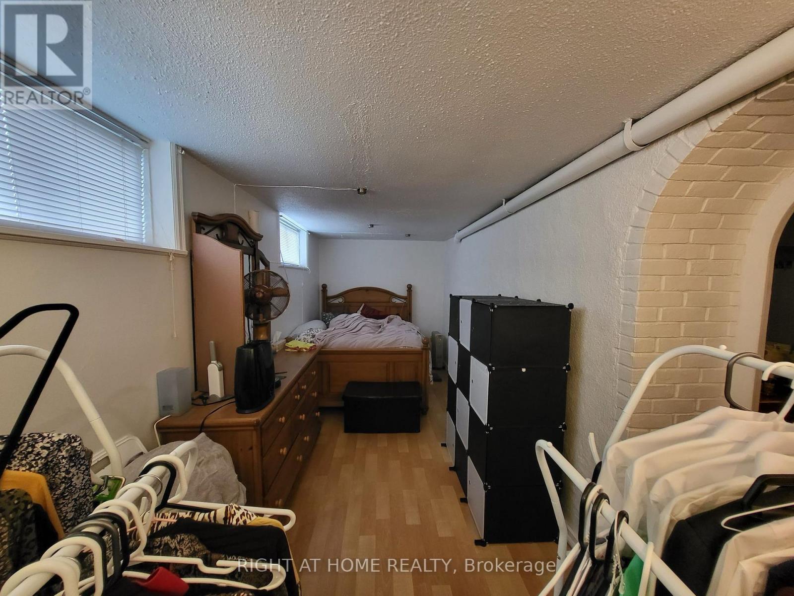 #1 - 2123 Lawrence Avenue W, Toronto, Ontario  M9M 1H7 - Photo 8 - W12358990