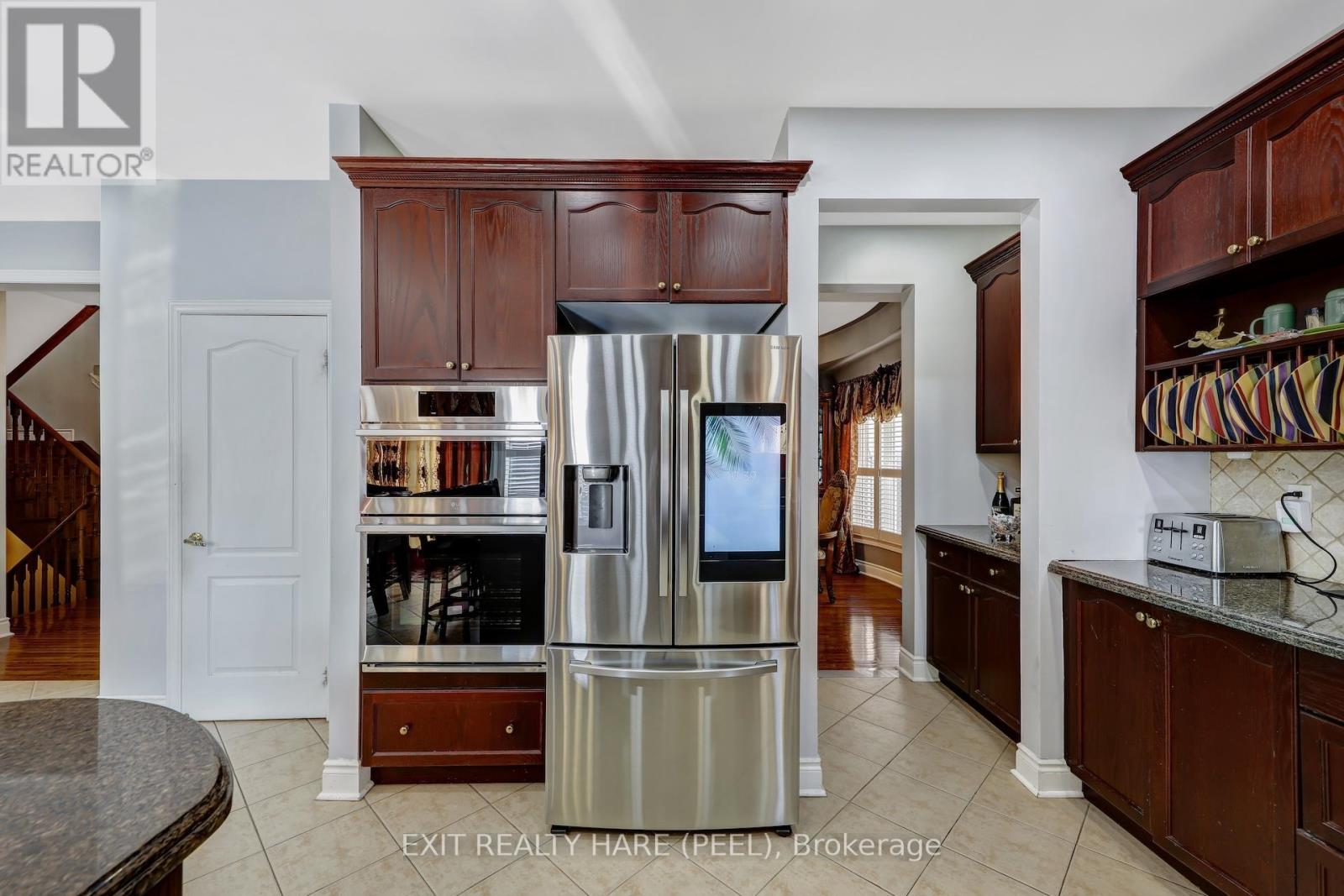 23 Fontainebleu Road, Brampton, Ontario  L6P 1Z1 - Photo 15 - W12359054