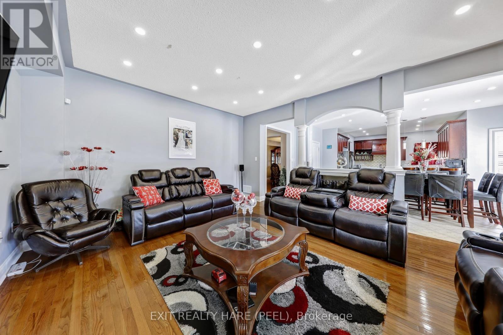 23 Fontainebleu Road, Brampton, Ontario  L6P 1Z1 - Photo 20 - W12359054