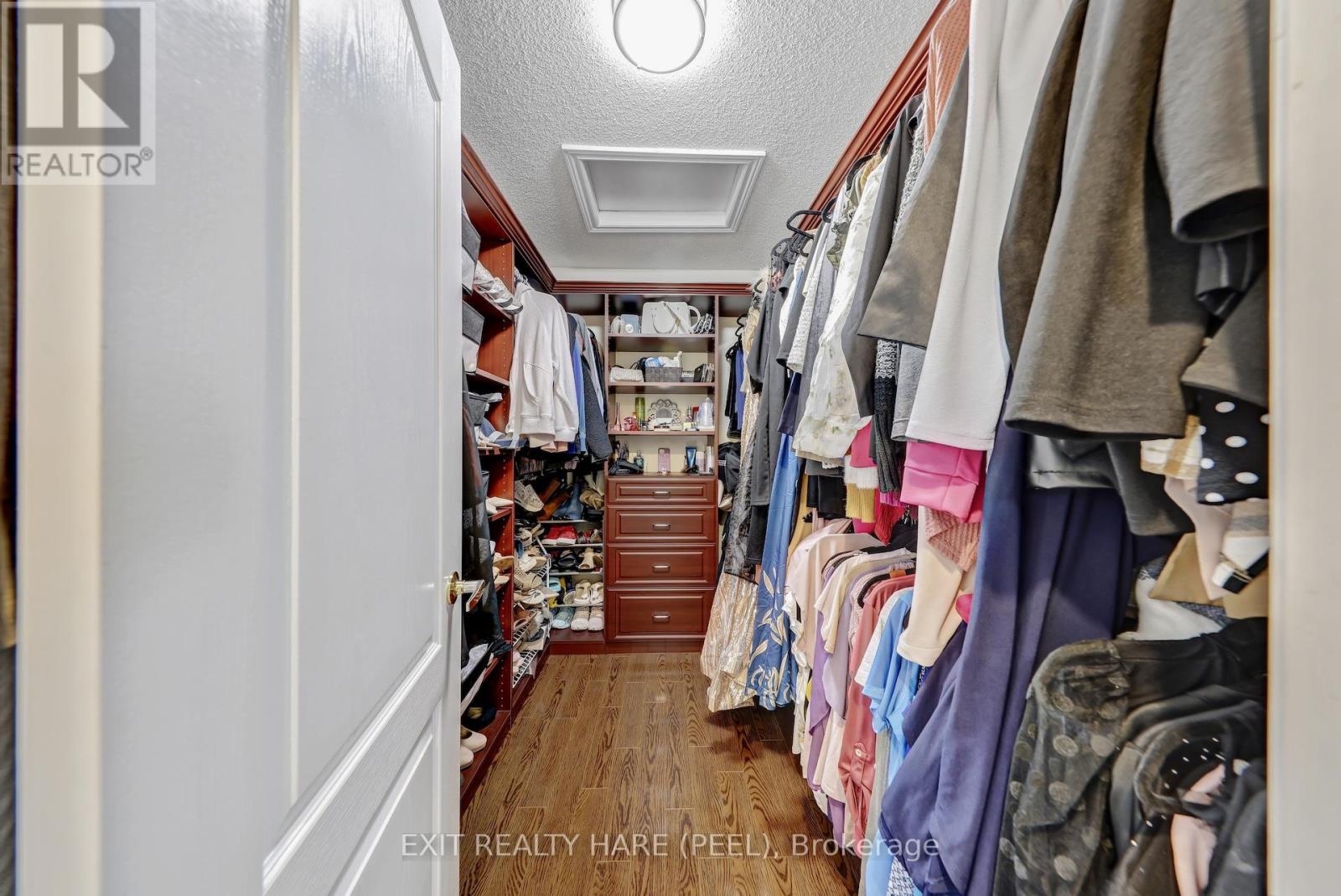 23 Fontainebleu Road, Brampton, Ontario  L6P 1Z1 - Photo 33 - W12359054