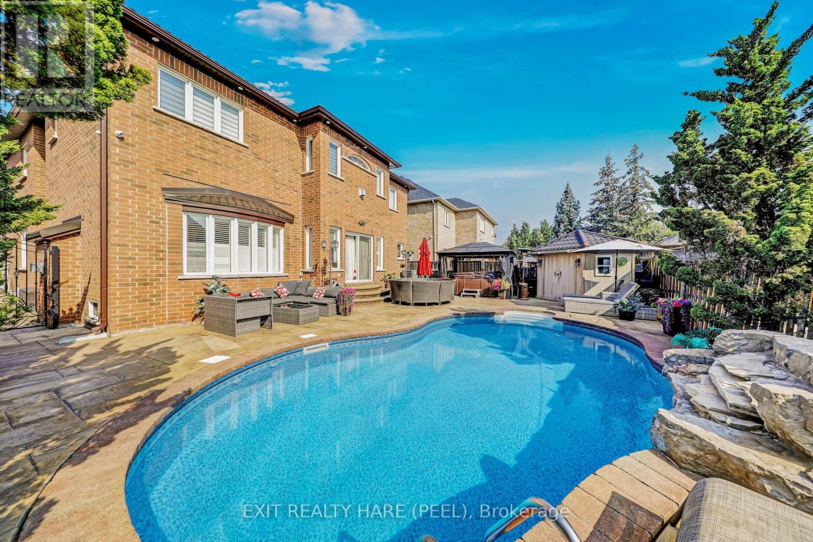 Property at 23 FONTAINEBLEU ROAD image 4