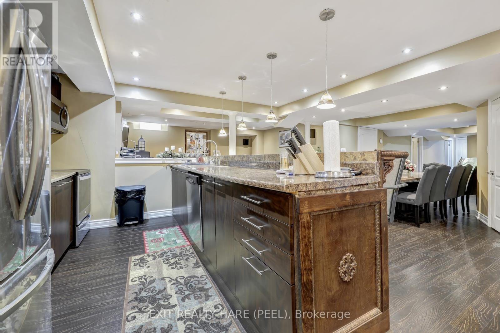 23 Fontainebleu Road, Brampton, Ontario  L6P 1Z1 - Photo 47 - W12359054