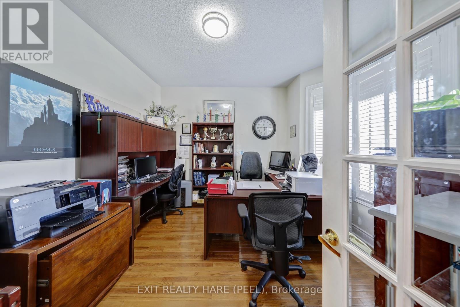 23 Fontainebleu Road, Brampton, Ontario  L6P 1Z1 - Photo 9 - W12359054