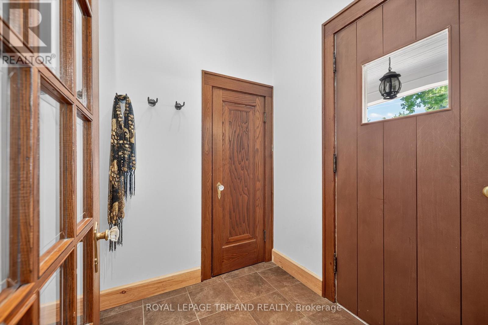 513 Grosvenor Street, London East, Ontario  N5Y 3S8 - Photo 3 - X12359129