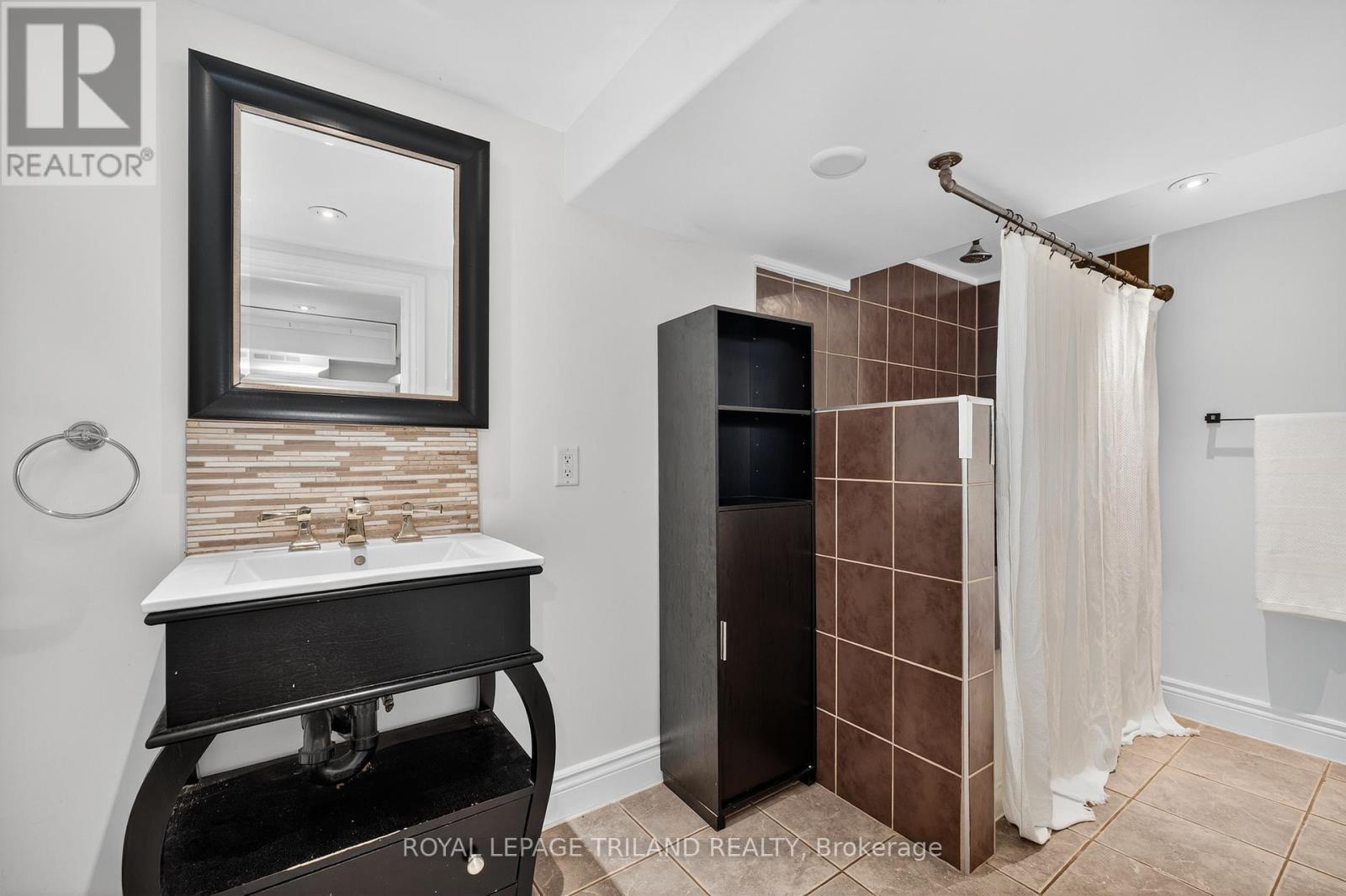 513 Grosvenor Street, London East, Ontario  N5Y 3S8 - Photo 37 - X12359129