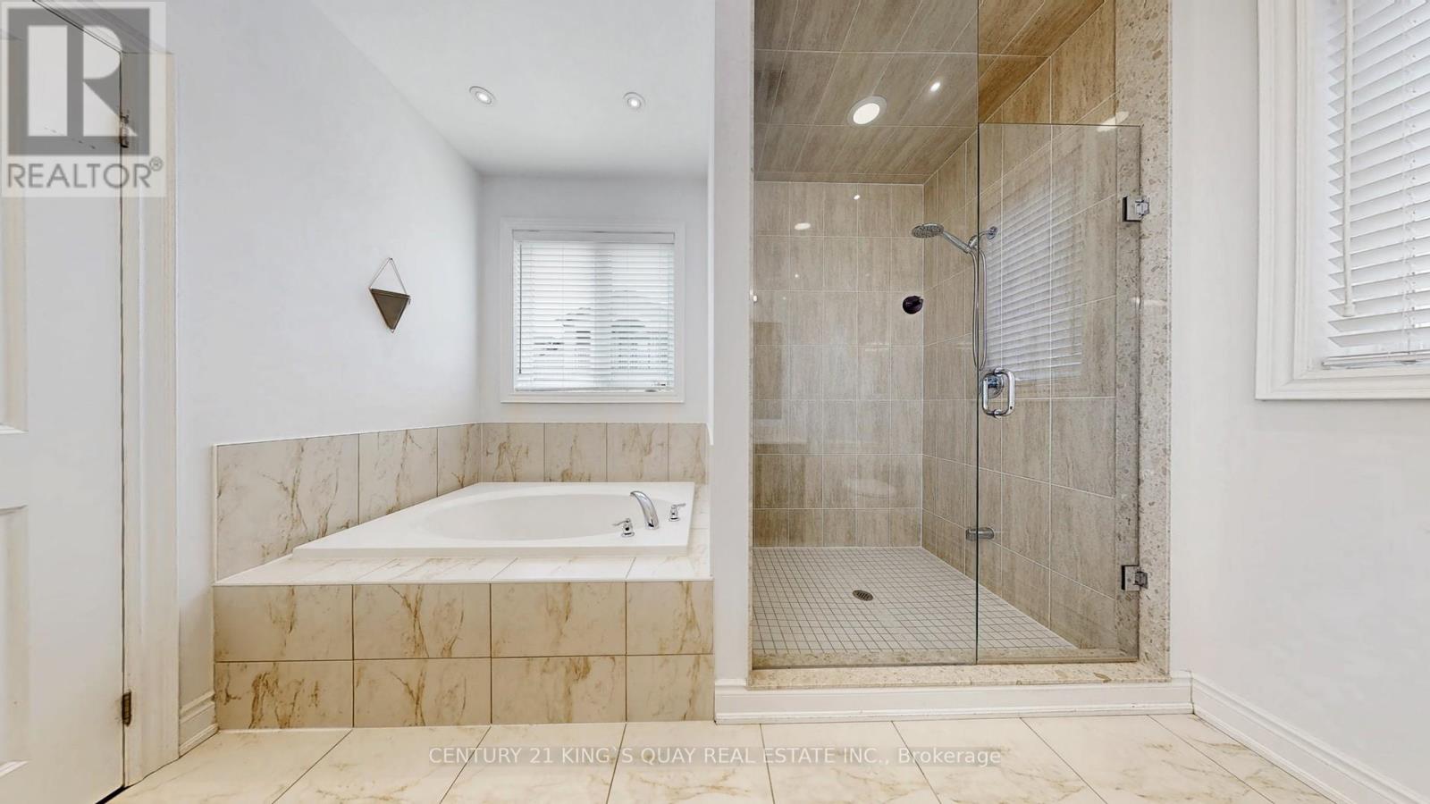 33 Oakford Drive, Markham, Ontario  L6C 0X8 - Photo 14 - N12358792