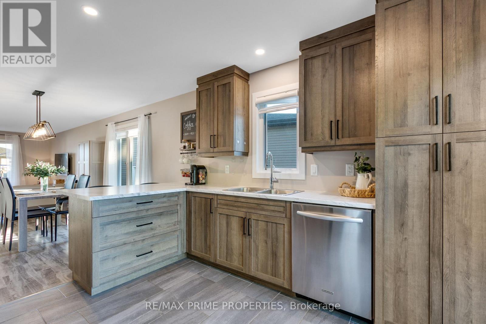 208 Filion Street, Russell, Ontario  K0A 1W0 - Photo 19 - X12359088