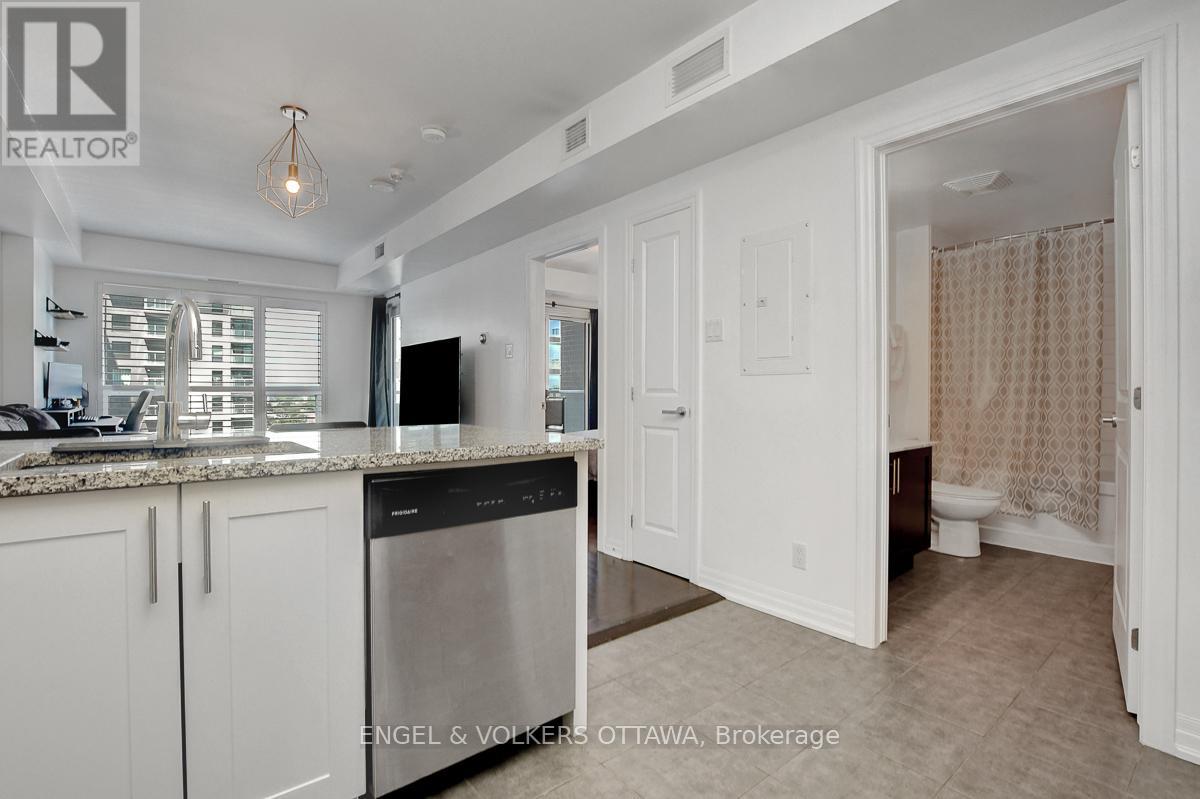 1305 - 242 Rideau Street, Ottawa, Ontario  K1N 0B7 - Photo 5 - X12359092