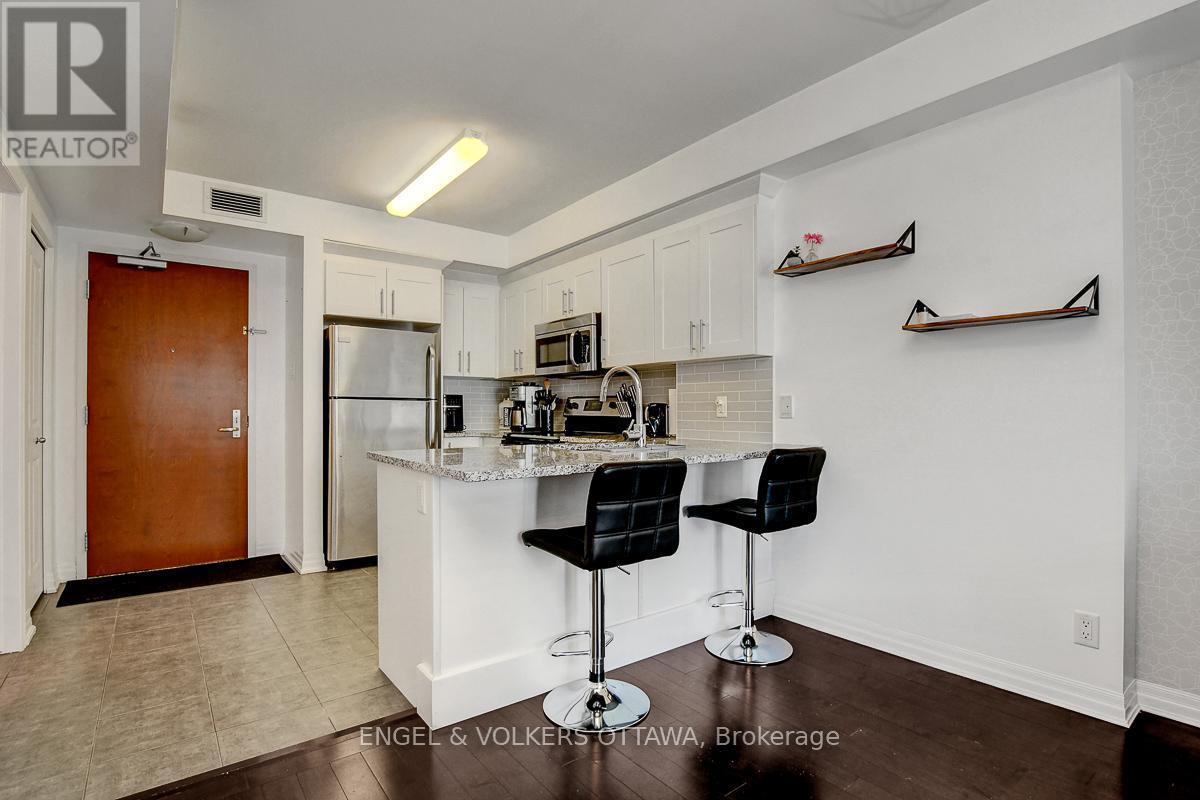 1305 - 242 Rideau Street, Ottawa, Ontario  K1N 0B7 - Photo 6 - X12359092