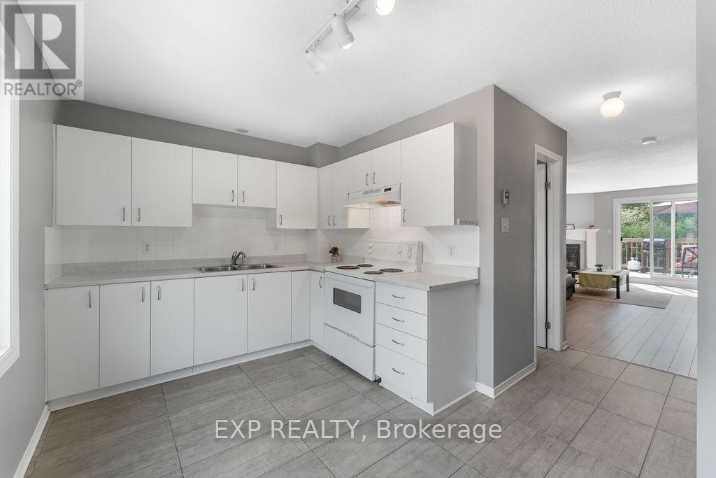 202 - 299 Castor Street, Russell, Ontario  K4R 1E9 - Photo 15 - X12359100