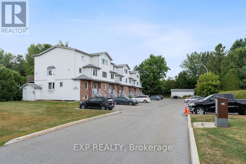 202 - 299 Castor Street, Russell, Ontario  K4R 1E9 - Photo 3 - X12359100
