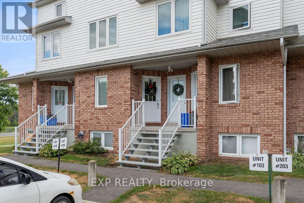 202 - 299 Castor Street, Russell, Ontario  K4R 1E9 - Photo 4 - X12359100