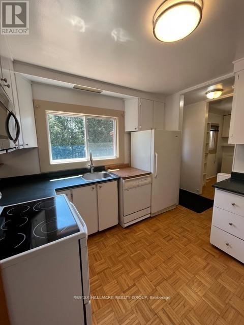 2460 Leitrim Road, Ottawa, Ontario  K1T 3V3 - Photo 12 - X12359138