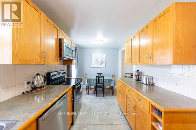 35 Parkdale Drive, Thorold, Ontario  L2V 2N5 - Photo 14 - X12358923