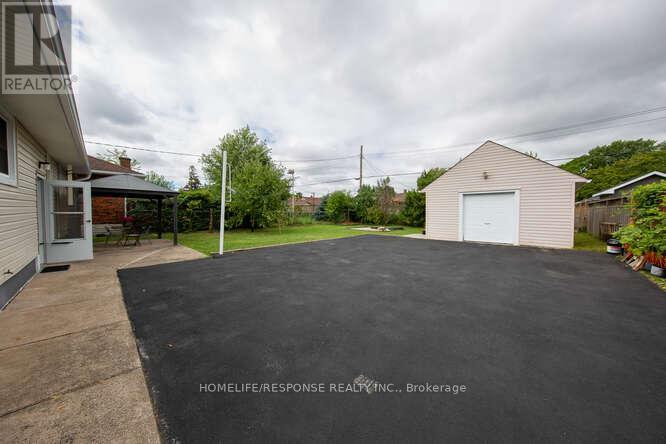 35 Parkdale Drive, Thorold, Ontario  L2V 2N5 - Photo 29 - X12358923