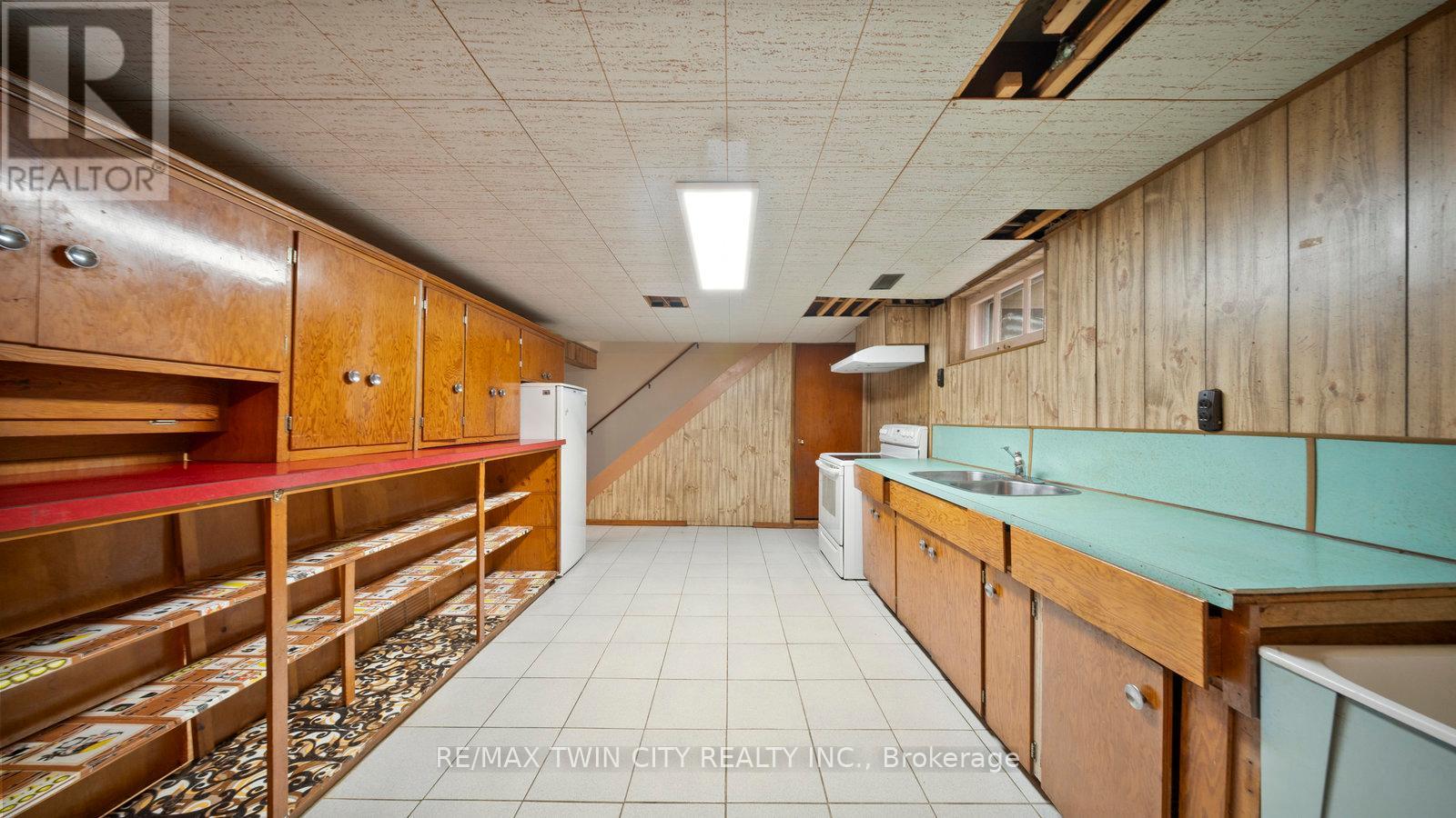 25 Kensington Avenue, Brantford, Ontario  N3R 3N6 - Photo 21 - X12358974