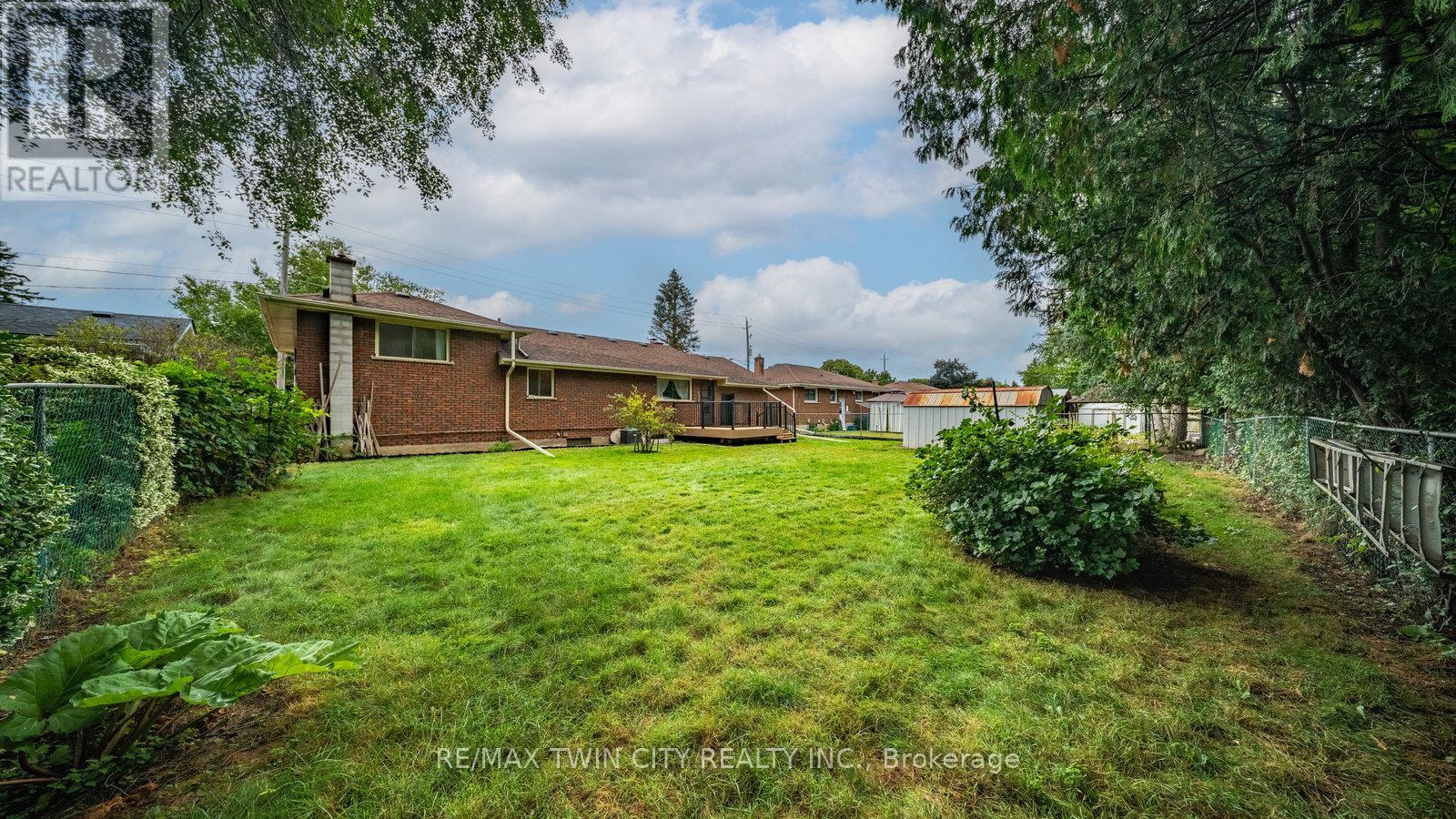 25 Kensington Avenue, Brantford, Ontario  N3R 3N6 - Photo 29 - X12358974