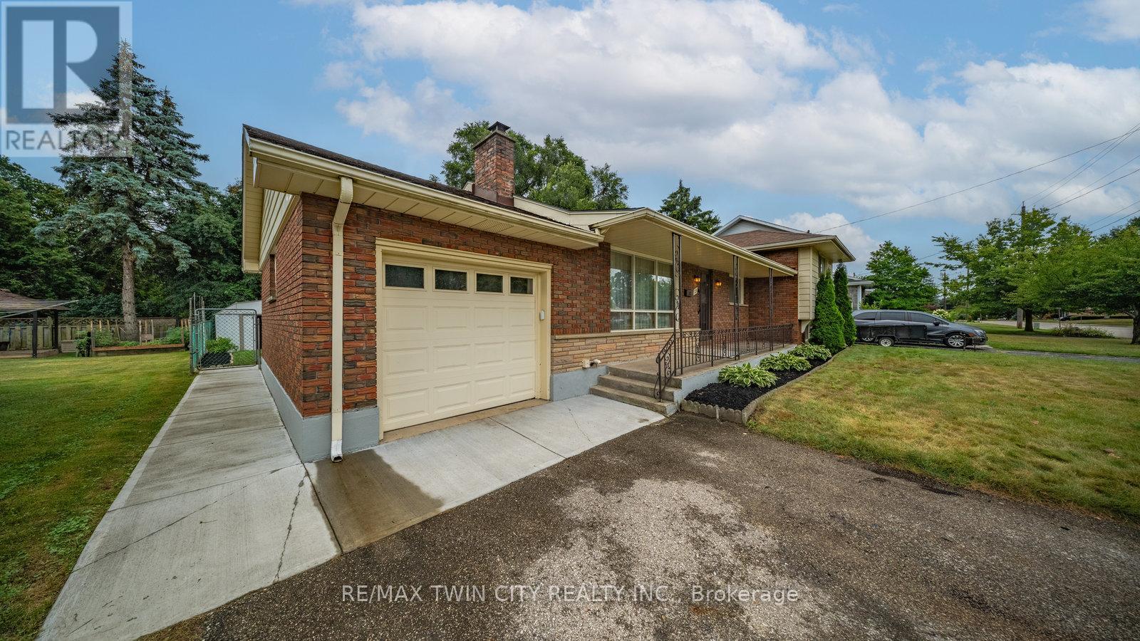 25 Kensington Avenue, Brantford, Ontario  N3R 3N6 - Photo 31 - X12358974