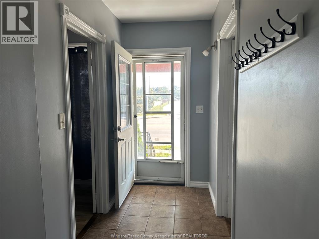 1695 Howard Unit# Main & Basement, Windsor, Ontario  N8X 3T6 - Photo 3 - 25021239