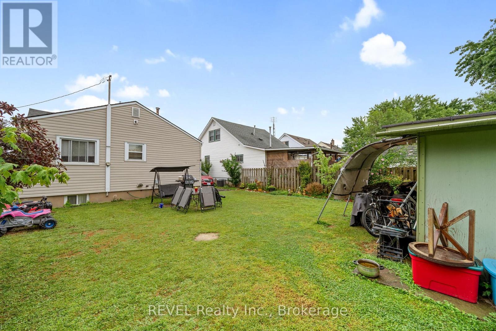 42 Douglas Street, Fort Erie, Ontario  L2A 3W5 - Photo 26 - X12359090