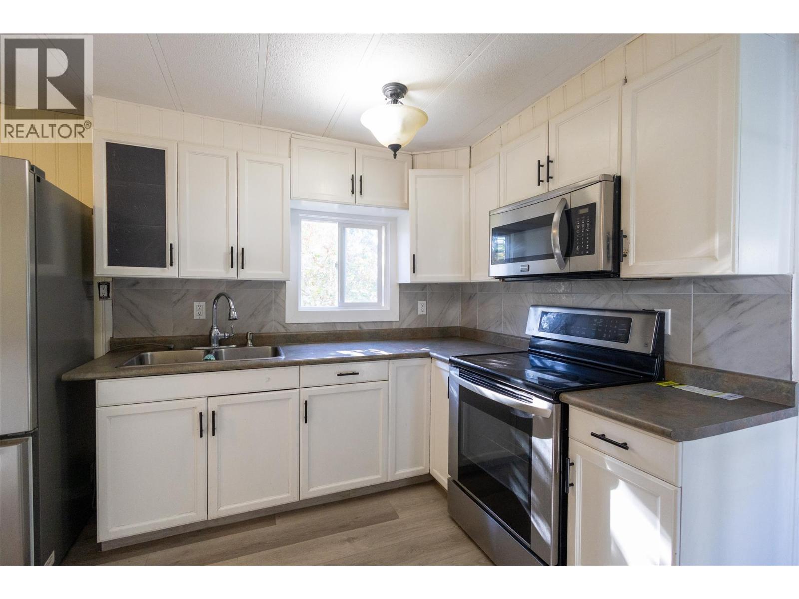 506 Guildford Court, Coldstream, British Columbia  V1B 2E3 - Photo 16 - 10360315