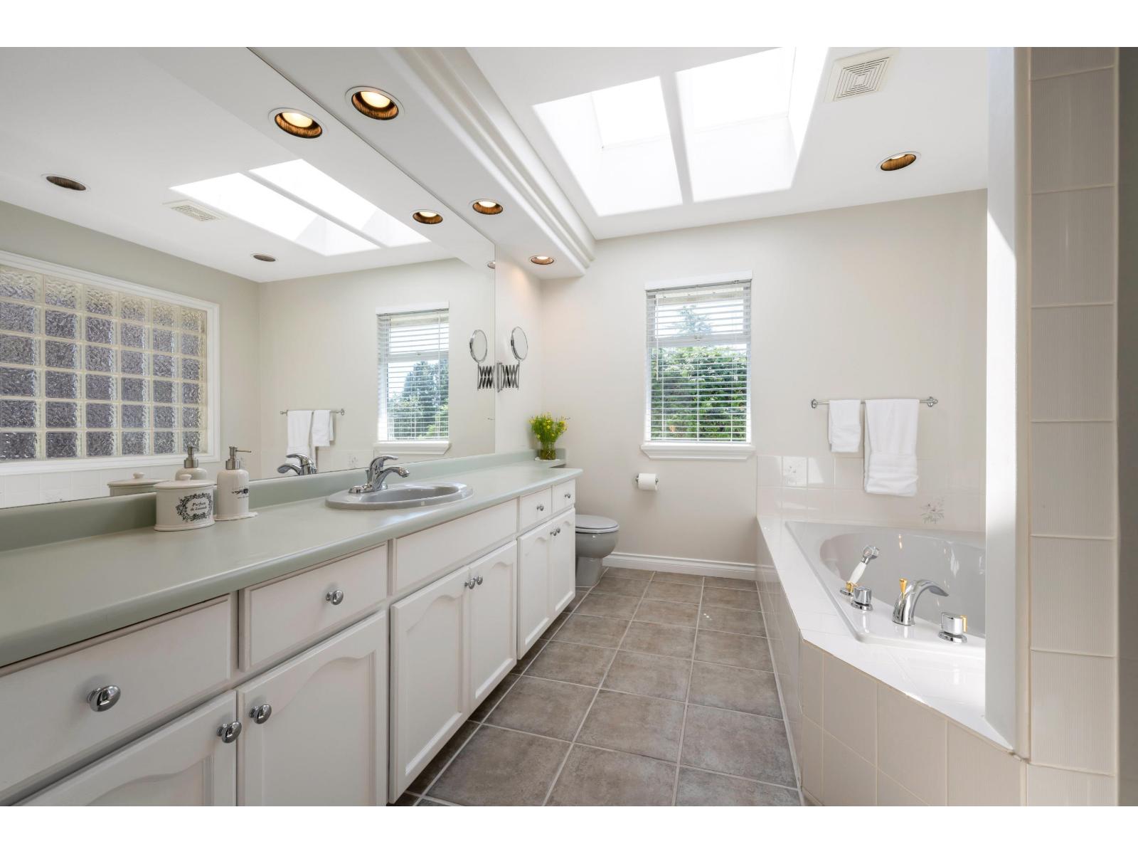 925 161b Street, Surrey, British Columbia  V4A 9M8 - Photo 32 - R3038246