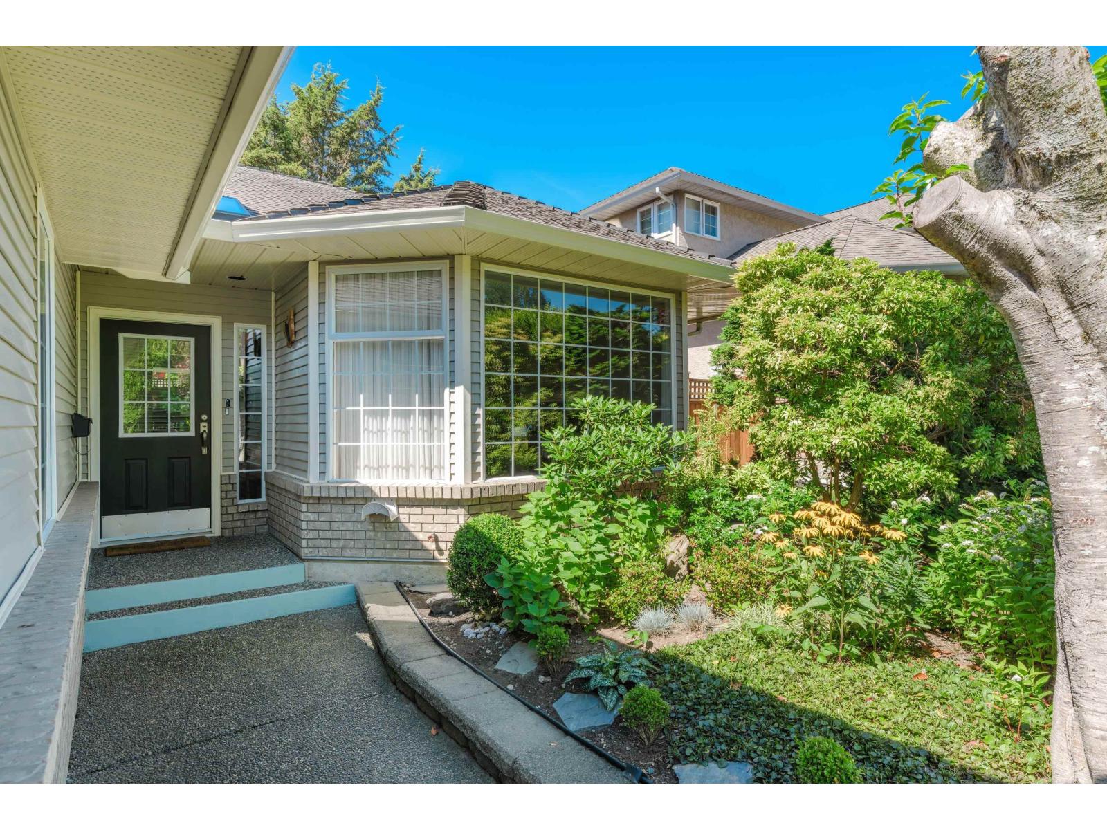 925 161b Street, Surrey, British Columbia  V4A 9M8 - Photo 2 - R3038246