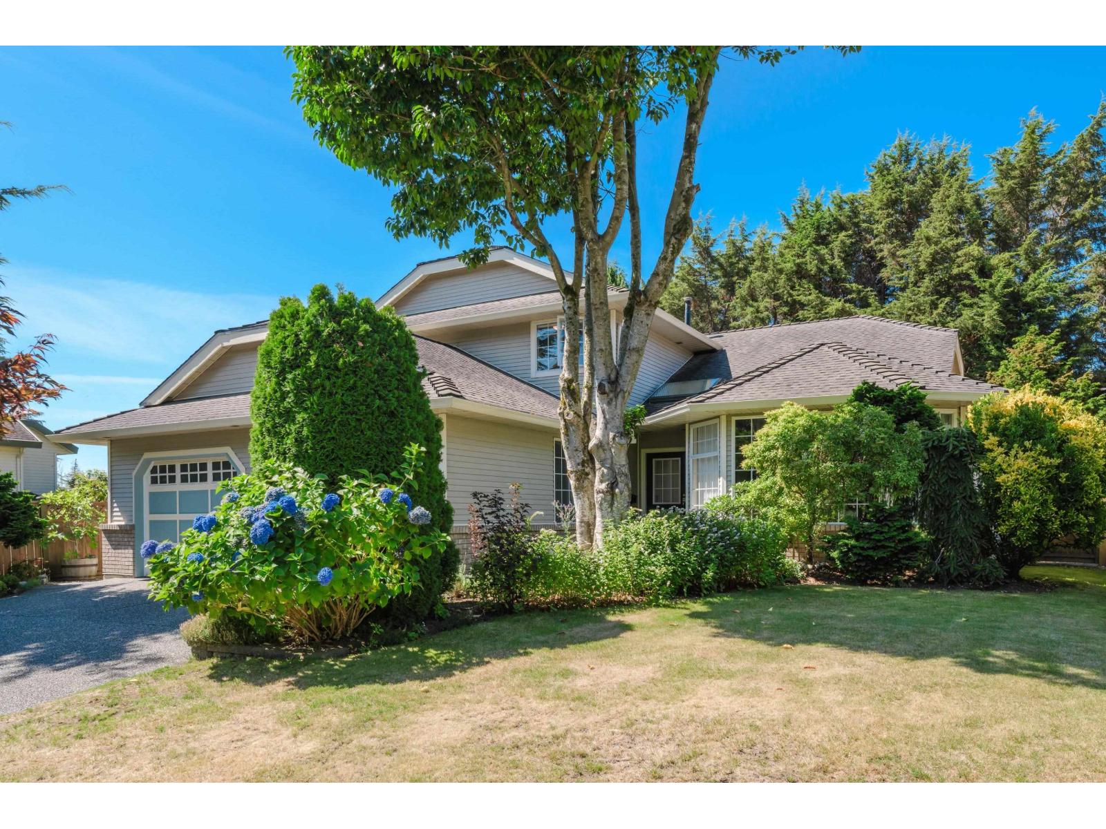 925 161b Street, Surrey, British Columbia  V4A 9M8 - Photo 1 - R3038246