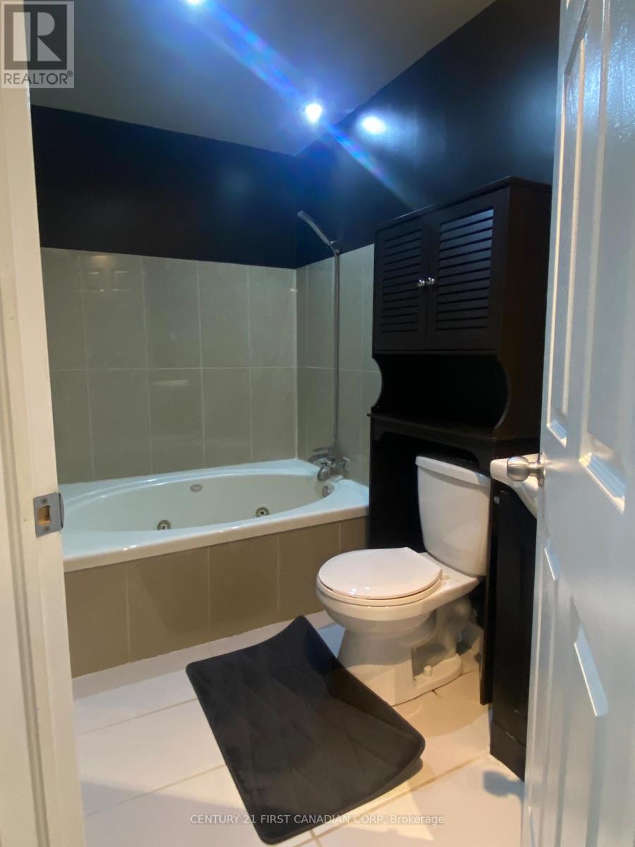 53 - 50 Chapman Court, London North, Ontario  N6G 5E1 - Photo 20 - X12359252