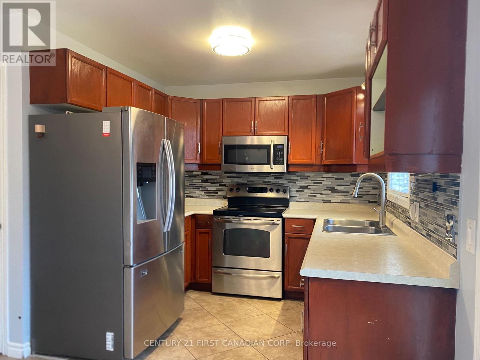 53 - 50 Chapman Court, London North, Ontario  N6G 5E1 - Photo 5 - X12359252