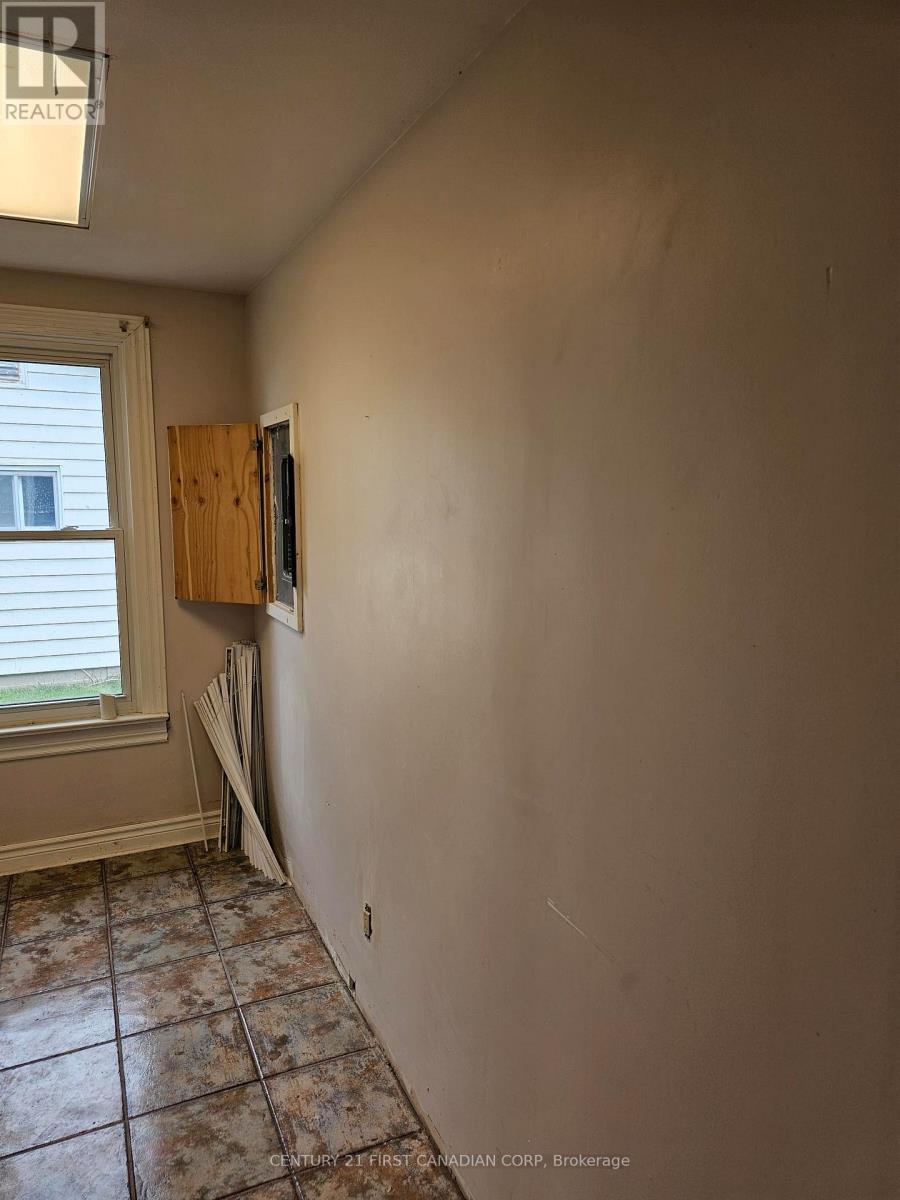 3877 St Clair Parkway, St. Clair, Ontario  N0P 2B0 - Photo 27 - X12359278