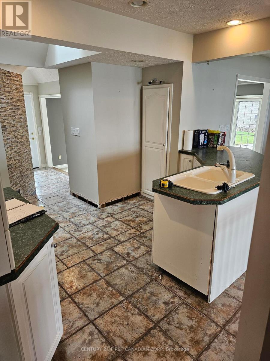 3877 St Clair Parkway, St. Clair, Ontario  N0P 2B0 - Photo 30 - X12359278