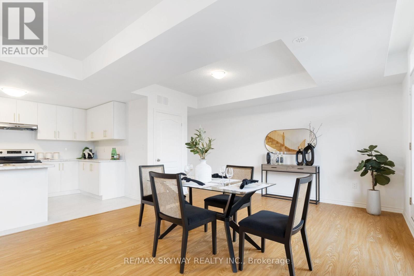 26 Springdale Avenue, Caledon, Ontario  L7C 4L4 - Photo 11 - W12347762